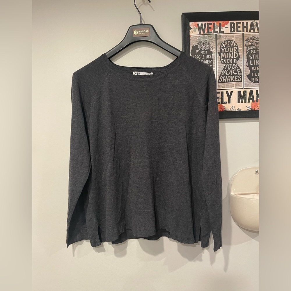 Zara - gray lightweight sweater